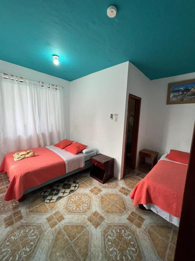 Hostal Brisas Del Mar Puerto Villamil Exterior photo