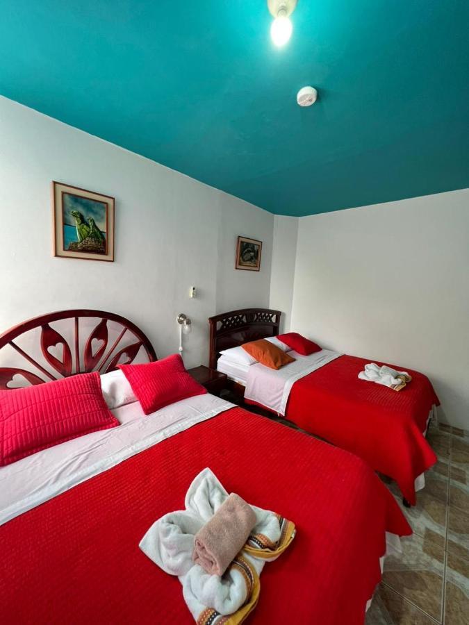 Hostal Brisas Del Mar Puerto Villamil Exterior photo